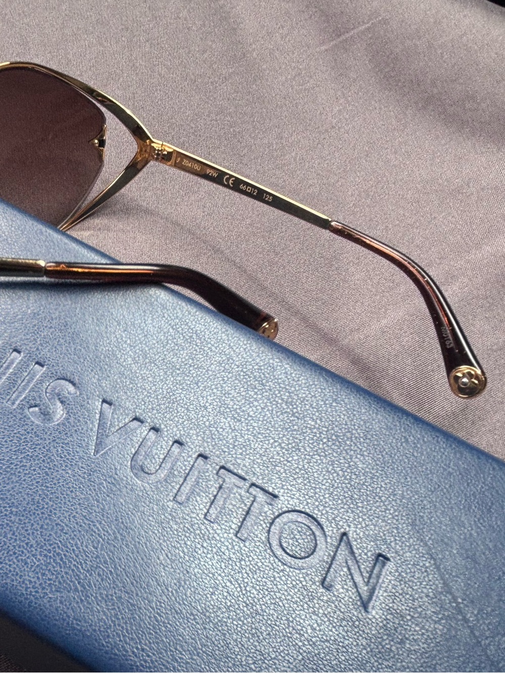 Louis Vuitton Gold Frame Brown Lens Women's Sunglasses - Picture 4 of 5